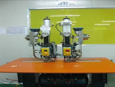 Rivet machine
